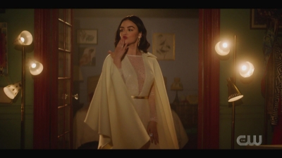 katy_keene_s01e05_internal_1080p_web_h264-trump_0021.jpg