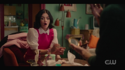katy_keene_s01e05_internal_1080p_web_h264-trump_0487.jpg