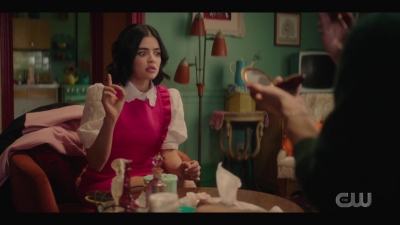 katy_keene_s01e05_internal_1080p_web_h264-trump_0488.jpg