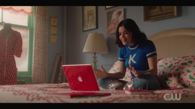 katy_keene_s01e05_internal_1080p_web_h264-trump_0763.jpg