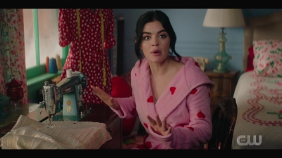 katy_keene_s01e05_internal_1080p_web_h264-trump_0891.jpg