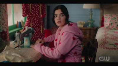 katy_keene_s01e05_internal_1080p_web_h264-trump_0898.jpg