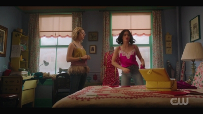 katy_keene_s01e05_internal_1080p_web_h264-trump_0996.jpg