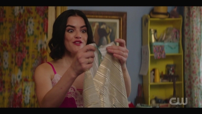 katy_keene_s01e05_internal_1080p_web_h264-trump_1021.jpg