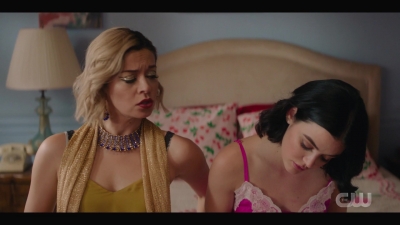 katy_keene_s01e05_internal_1080p_web_h264-trump_1170.jpg