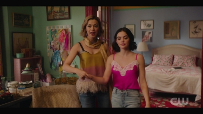 katy_keene_s01e05_internal_1080p_web_h264-trump_1202.jpg