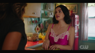 katy_keene_s01e05_internal_1080p_web_h264-trump_1343.jpg