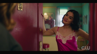 katy_keene_s01e05_internal_1080p_web_h264-trump_1389.jpg