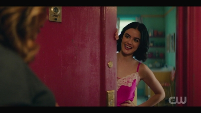 katy_keene_s01e05_internal_1080p_web_h264-trump_1392.jpg