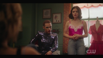 katy_keene_s01e05_internal_1080p_web_h264-trump_1437.jpg