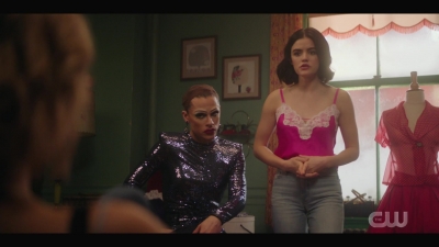 katy_keene_s01e05_internal_1080p_web_h264-trump_1438.jpg
