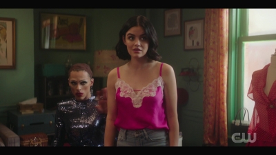 katy_keene_s01e05_internal_1080p_web_h264-trump_1445.jpg