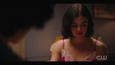 katy_keene_s01e05_internal_1080p_web_h264-trump_2005.jpg