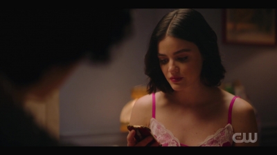 katy_keene_s01e05_internal_1080p_web_h264-trump_2008.jpg