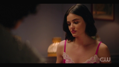 katy_keene_s01e05_internal_1080p_web_h264-trump_2056.jpg