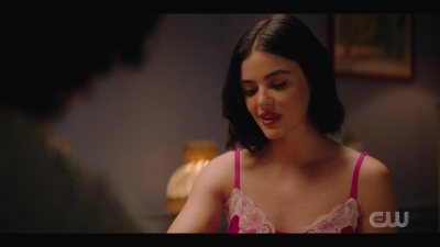 katy_keene_s01e05_internal_1080p_web_h264-trump_2071.jpg