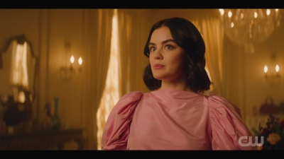 katy_keene_s01e05_internal_1080p_web_h264-trump_2406.jpg