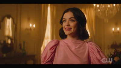 katy_keene_s01e05_internal_1080p_web_h264-trump_2409.jpg