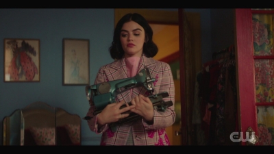 katy_keene_s01e05_internal_1080p_web_h264-trump_2416.jpg