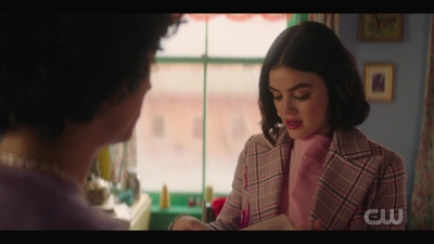 katy_keene_s01e05_internal_1080p_web_h264-trump_2447.jpg