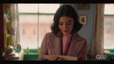 katy_keene_s01e05_internal_1080p_web_h264-trump_2486.jpg
