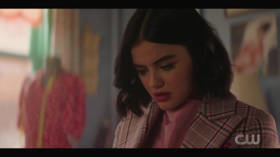 katy_keene_s01e05_internal_1080p_web_h264-trump_2507.jpg