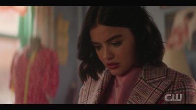 katy_keene_s01e05_internal_1080p_web_h264-trump_2509.jpg