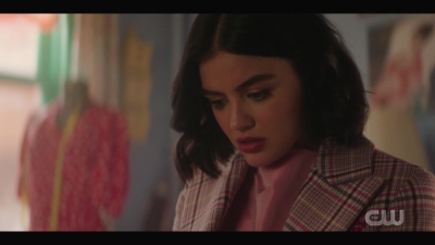 katy_keene_s01e05_internal_1080p_web_h264-trump_2510.jpg