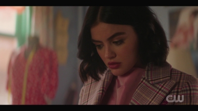 katy_keene_s01e05_internal_1080p_web_h264-trump_2511.jpg