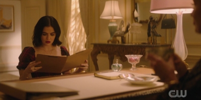 katy_keene_s01e06_1080p_webrip_x264-xlf_0998.jpg