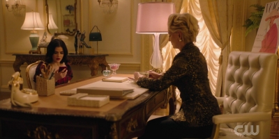 katy_keene_s01e06_1080p_webrip_x264-xlf_1020.jpg