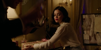 katy_keene_s01e07_1080p_web_h264-memento_1701.jpg