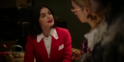 katy_keene_s01e08_1080p_web_h264-memento_0452.jpg