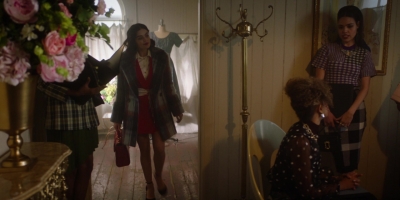 katy_keene_s01e08_1080p_web_h264-memento_0624.jpg