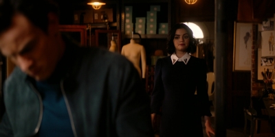 katy_keene_s01e09_1080p_web_h264-memento_0411.jpg