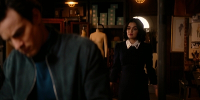 katy_keene_s01e09_1080p_web_h264-memento_0412.jpg