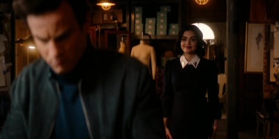 katy_keene_s01e09_1080p_web_h264-memento_0415.jpg