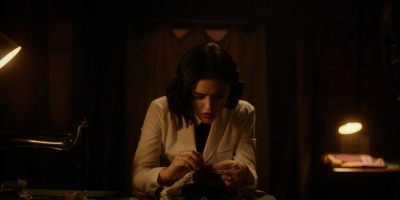 katy_keene_s01e09_1080p_web_h264-memento_0499.jpg