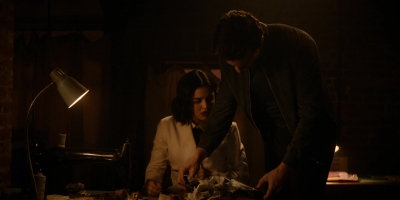 katy_keene_s01e09_1080p_web_h264-memento_0502.jpg