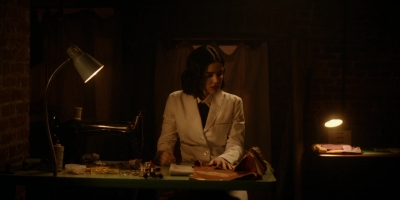 katy_keene_s01e09_1080p_web_h264-memento_0508.jpg