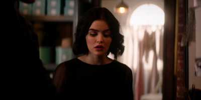 katy_keene_s01e09_1080p_web_h264-memento_0747.jpg