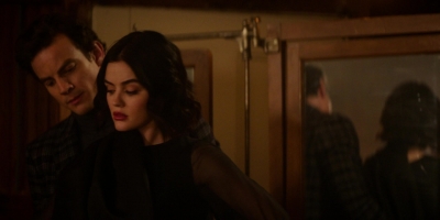 katy_keene_s01e09_1080p_web_h264-memento_0923.jpg