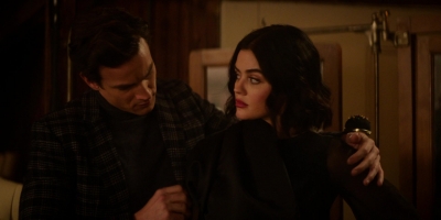 katy_keene_s01e09_1080p_web_h264-memento_0941.jpg