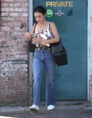 HQ
