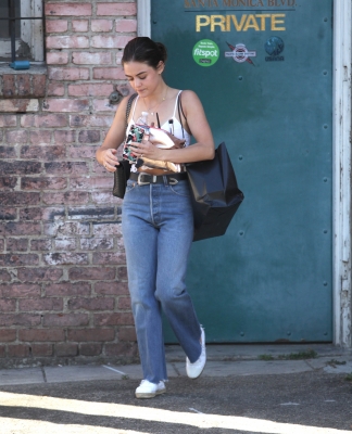 HQ
