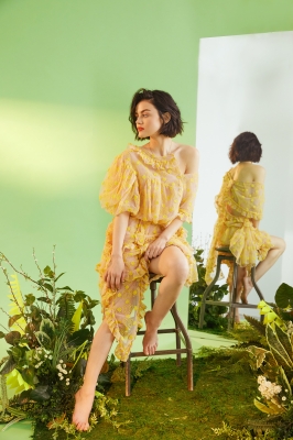 UHQ
