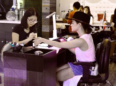 manicurela050716-001.jpg