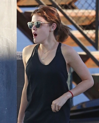 HQ
