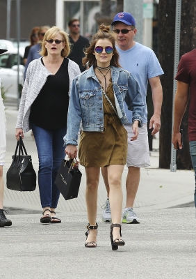 HQ
