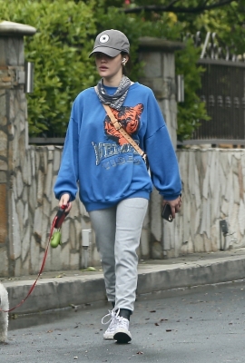outinlla100420-005.jpg